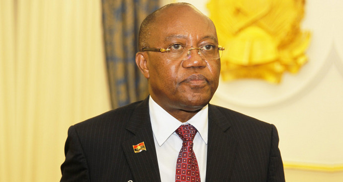 Angola busca incremento na cooperação económica com França 